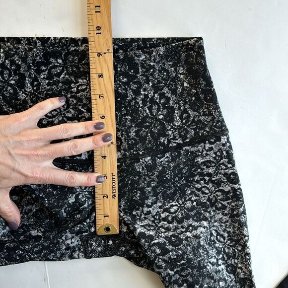 Lululemon Women’s 6 Wunder Under Crop *Scallop 23" Achromatize Ice Grey Black - Picture 15 of 16